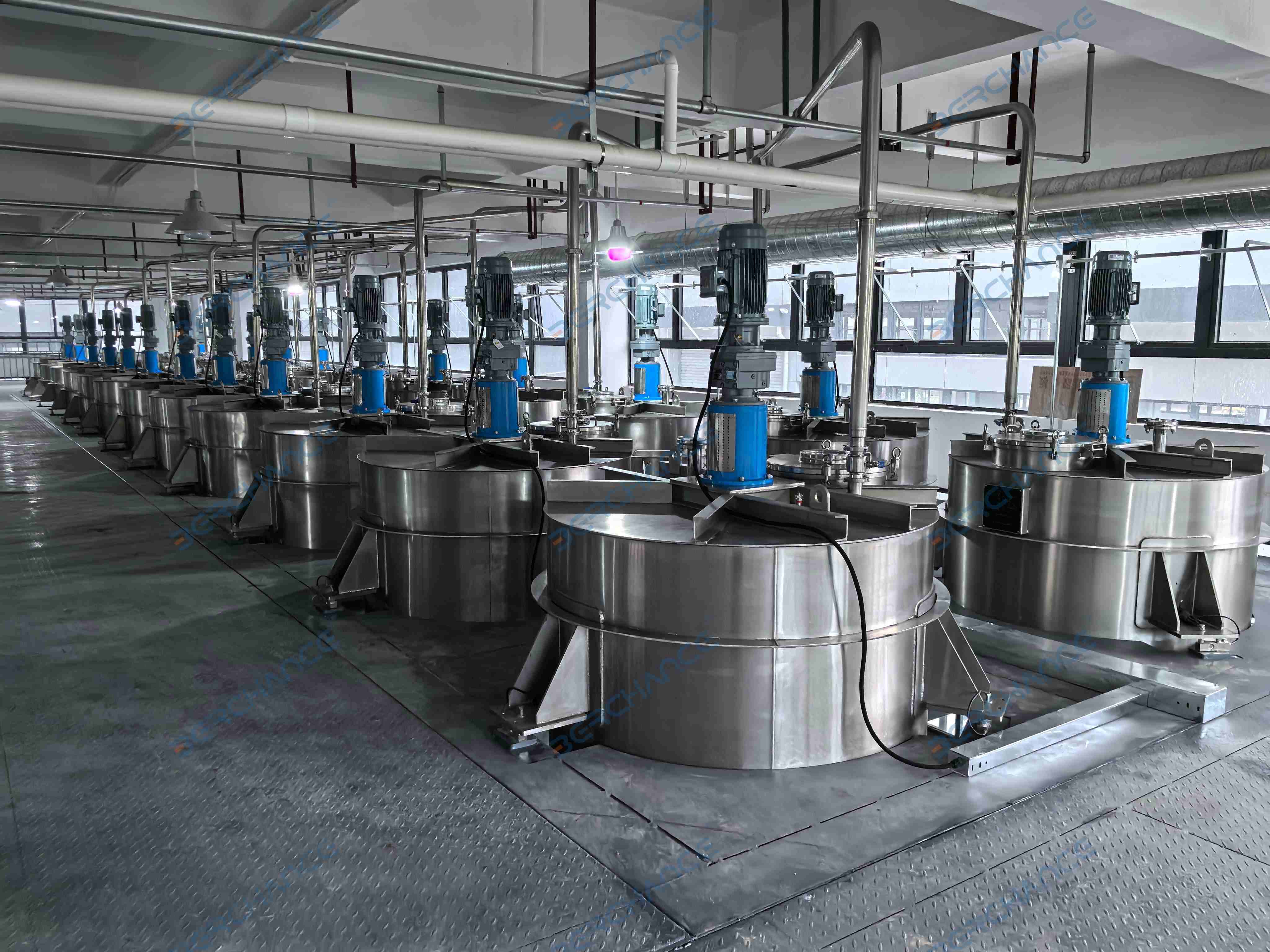 高效交付20余台油墨搅拌罐项目